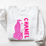 Look at that leopard! - t-shirt & sweatshirt option